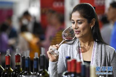 賀蘭山東麓國際葡萄酒博覽會(huì)在寧夏銀川舉行